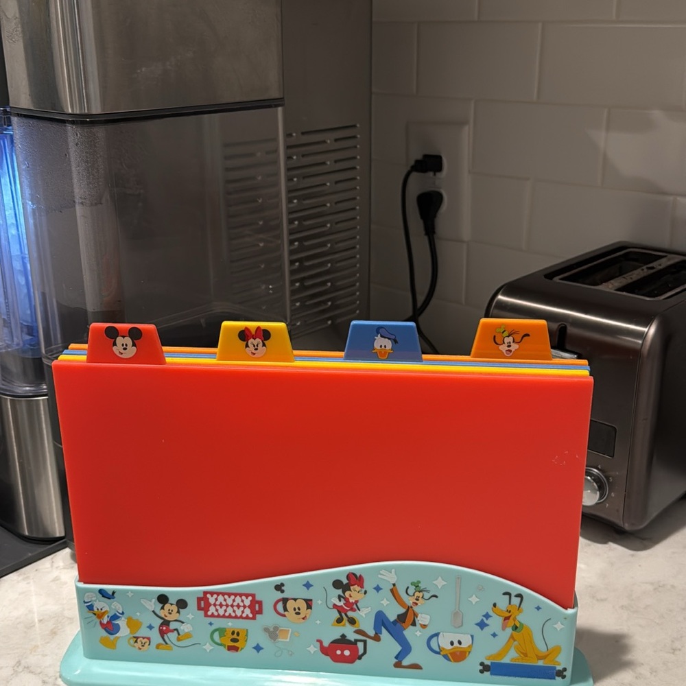 Disney Parks cutting board set